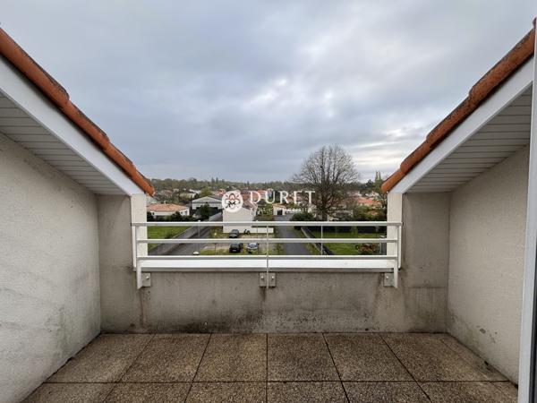 T3 RECENT AU DERNIER ETAGE AVEC BALCON ET 2 PLACES DE STATIONNEMENTS