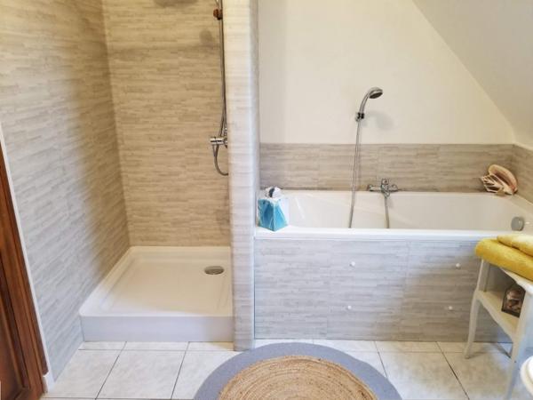 Belle maison familiale avec appartement indépendant et piscine