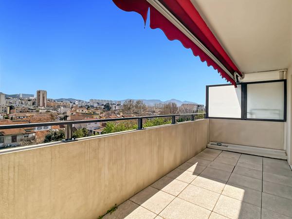 Appartement  3 pièces 81 m2 à vendre avec Terrasse Secteur La Capelette 13010 Marseille