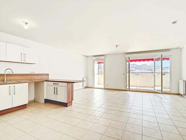 Appartement  3 pièces 81 m2 à vendre avec Terrasse Secteur La Capelette 13010 Marseille