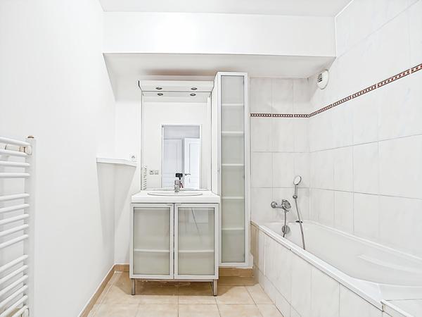 Appartement  3 pièces 81 m2 à vendre avec Terrasse Secteur La Capelette 13010 Marseille