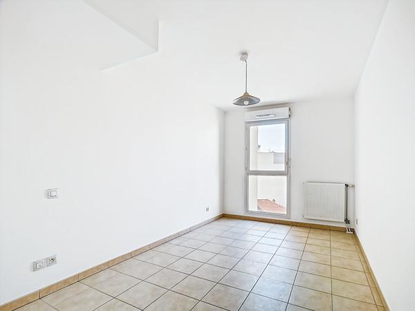 Appartement  3 pièces 81 m2 à vendre avec Terrasse Secteur La Capelette 13010 Marseille
