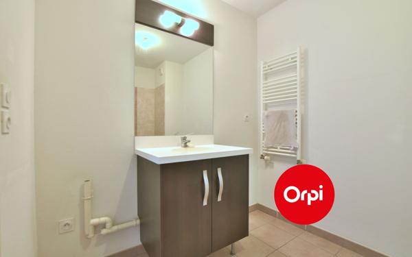 Appartement à louer    2 pièces • 39 m2 Saint-Priest