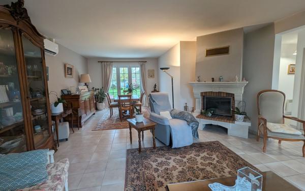 Maison à vendre    3 pièces •  Saint-Vivien