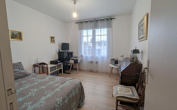 Maison à vendre    3 pièces •  Saint-Vivien