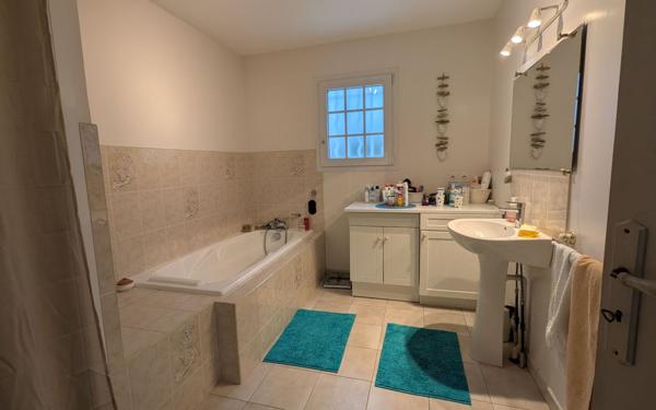 Maison à vendre    3 pièces •  Saint-Vivien