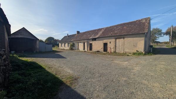 LONGERE à restaurer entièrement !