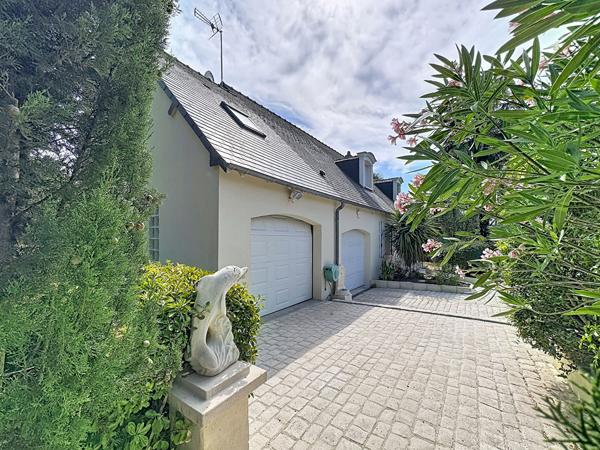 TOURS SAINTE RADEGONDE - MAISON 5 PIECES AVEC 3 CHAMBRES - DOUBLE GARAGE - JARDIN - PISCINE ET JACUZZI