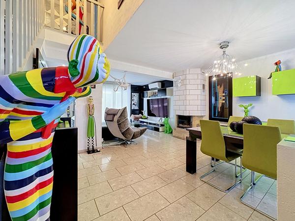 TOURS SAINTE RADEGONDE - MAISON 5 PIECES AVEC 3 CHAMBRES - DOUBLE GARAGE - JARDIN - PISCINE ET JACUZZI