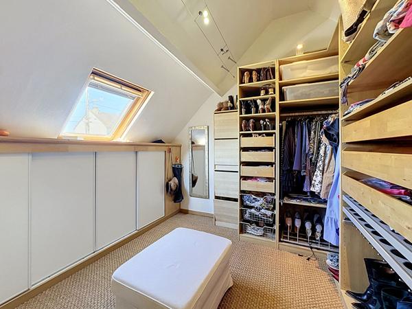 TOURS SAINTE RADEGONDE - MAISON 5 PIECES AVEC 3 CHAMBRES - DOUBLE GARAGE - JARDIN - PISCINE ET JACUZZI