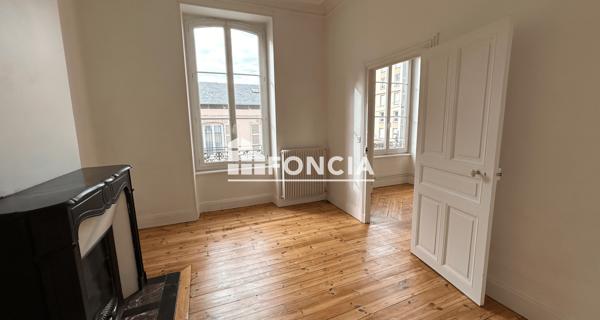 Location Appartement 5 pièces 90.3 m² - Clermont-ferrand 63000