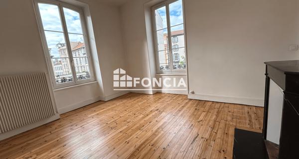 Location Appartement 5 pièces 90.3 m² - Clermont-ferrand 63000