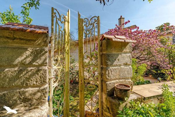 Maison à vendre 878 560 € Floirac 6 p 230 m² DPE D