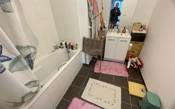 Maison à louer    5 pièces •  Cambes-en-Plaine