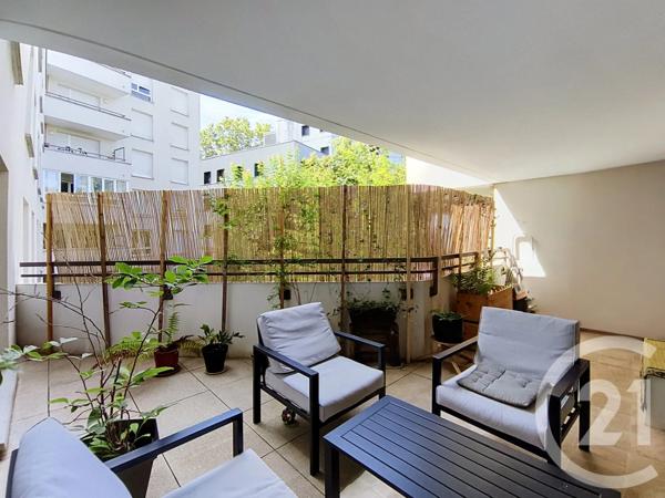 Appartement F3 à vendre  3 pièces - 67,41 m 2   ST DENIS  - 93