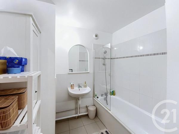 Appartement F3 à vendre  3 pièces - 67,41 m 2   ST DENIS  - 93