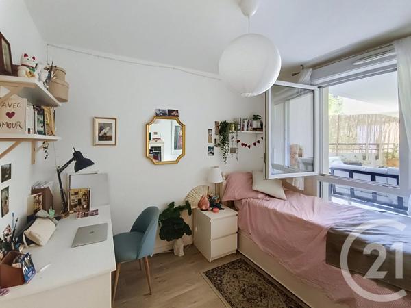 Appartement F3 à vendre  3 pièces - 67,41 m 2   ST DENIS  - 93