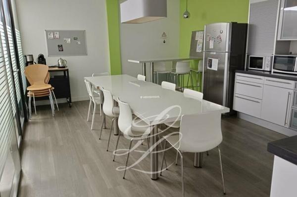 Location - BUREAUX 590 m 2
