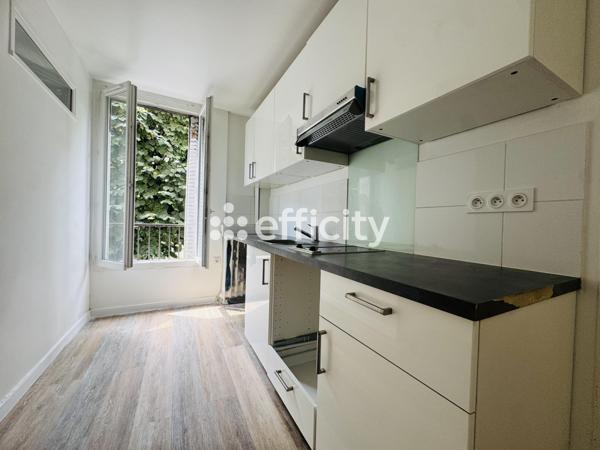 Appartement
         2 pièces
        - 40 m² 165 000 € *