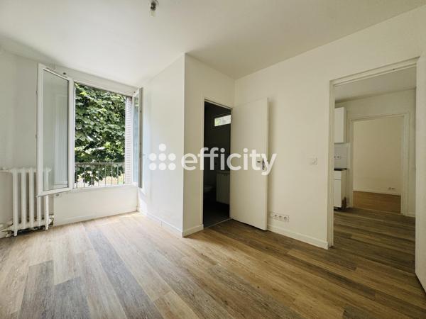 Appartement
         2 pièces
        - 40 m² 165 000 € *
