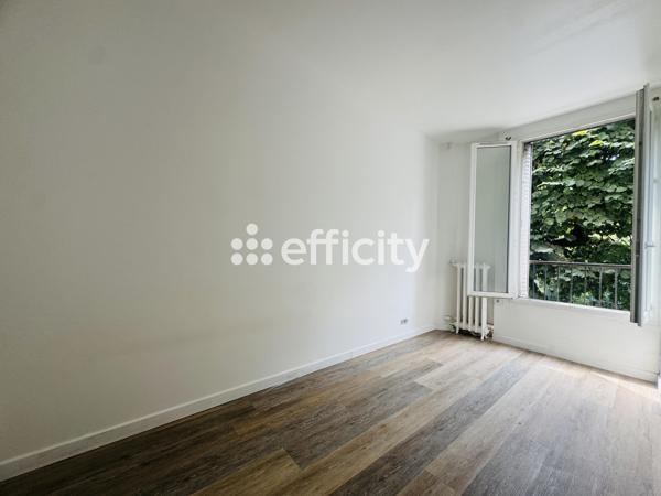 Appartement
         2 pièces
        - 40 m² 165 000 € *