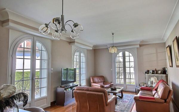 Maison à vendre    5 pièces •  Pau