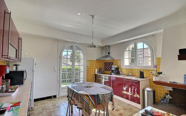 Maison à vendre    5 pièces •  Pau