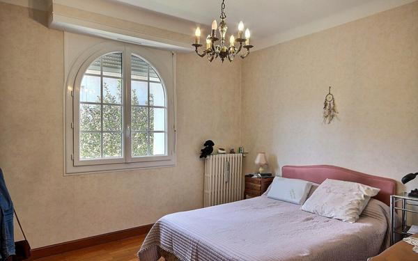 Maison à vendre    5 pièces •  Pau