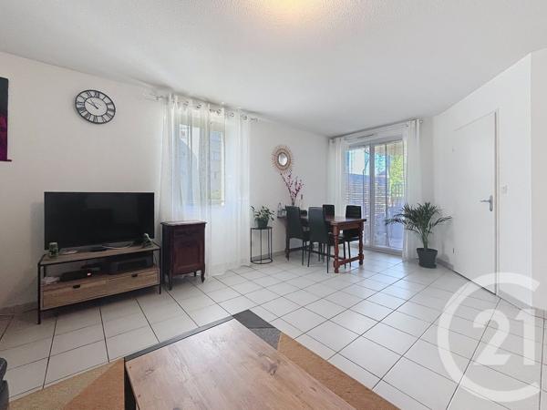 Appartement F3 à vendre  3 pièces - 65,05 m 2   CASTILLON LA BATAILLE  - 33