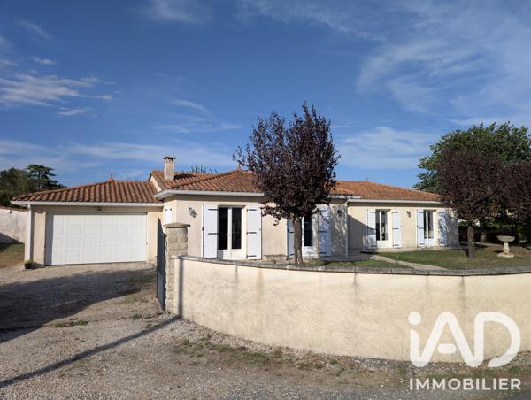 Maison à vendre 8 pièces 159,96 m² Saint-Yrieix-sur-Charente