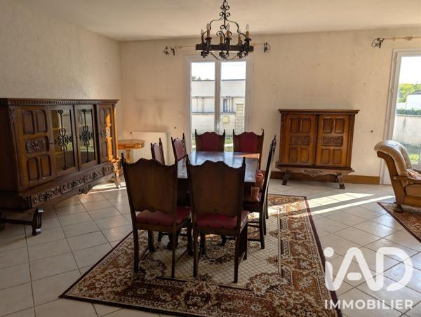 Maison à vendre 8 pièces 159,96 m² Saint-Yrieix-sur-Charente