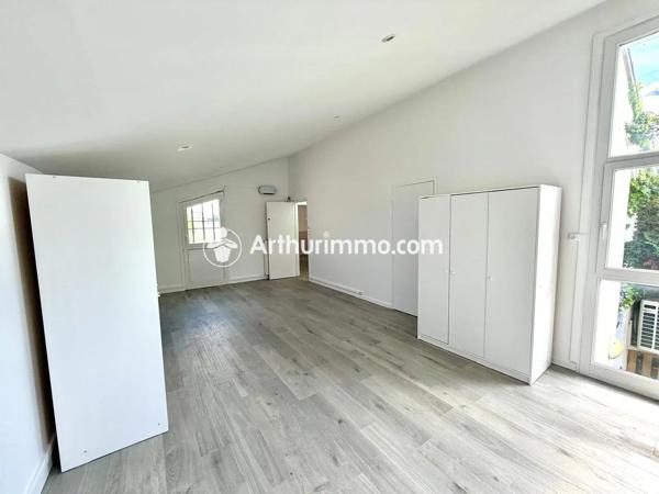 Vente                                                      Local commercial
                        
                     10 pièces                      150 m2                     à Bondoufle