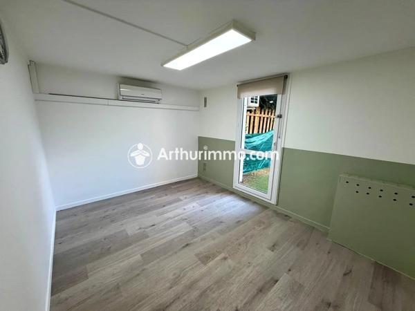 Vente                                                      Local commercial
                        
                     10 pièces                      150 m2                     à Bondoufle
