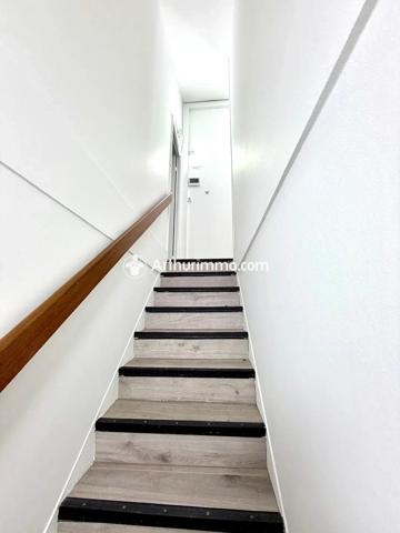 Vente                                                      Local commercial
                        
                     10 pièces                      150 m2                     à Bondoufle
