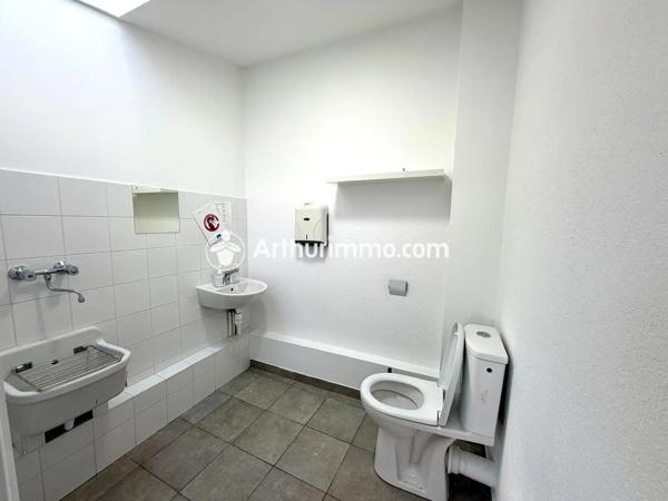 Vente                                                      Local commercial
                        
                     10 pièces                      150 m2                     à Bondoufle
