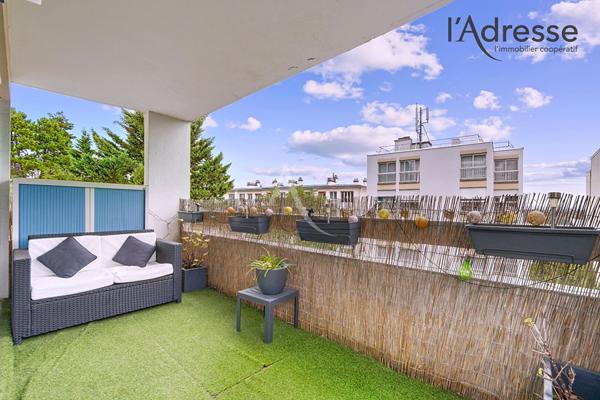 SURESNES Mont Valérien - 5 pièces de 103m² - Terrasse de 21m² et balcon de 9m² - Vue Paris Tour Eiffel- cave et double place de parking