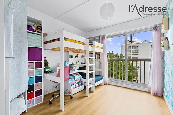 SURESNES Mont Valérien - 5 pièces de 103m² - Terrasse de 21m² et balcon de 9m² - Vue Paris Tour Eiffel- cave et double place de parking