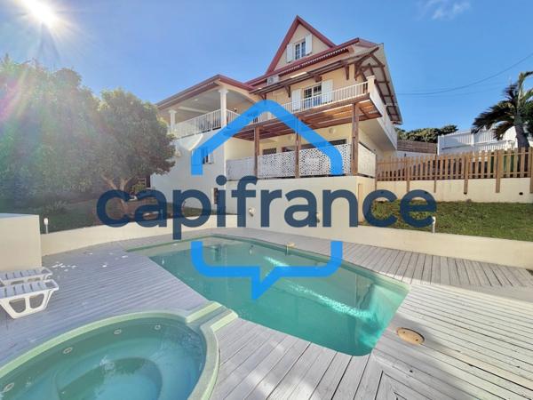 À vendre – Villa T11 d'exception avec piscine, jacuzzi et fort potentiel locatif – Mont-Vert-les-Bas (Saint-Pierre)