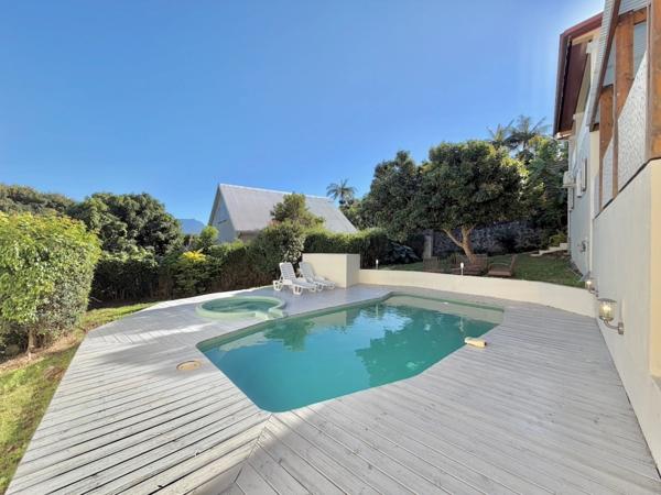 À vendre – Villa T11 d'exception avec piscine, jacuzzi et fort potentiel locatif – Mont-Vert-les-Bas (Saint-Pierre)