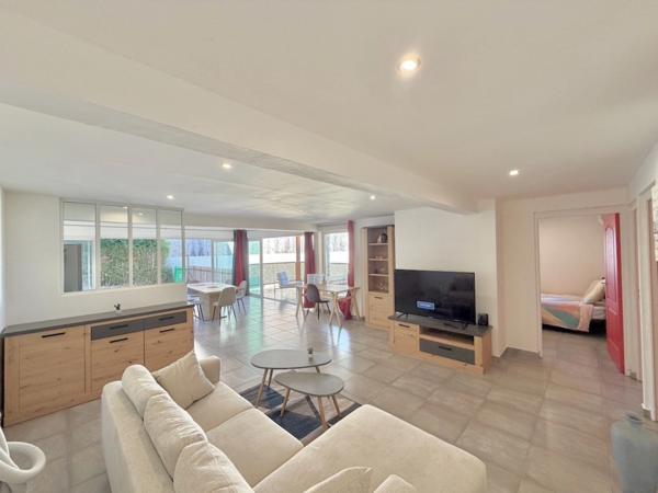 À vendre – Villa T11 d'exception avec piscine, jacuzzi et fort potentiel locatif – Mont-Vert-les-Bas (Saint-Pierre)