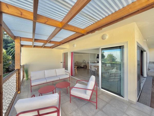 À vendre – Villa T11 d'exception avec piscine, jacuzzi et fort potentiel locatif – Mont-Vert-les-Bas (Saint-Pierre)