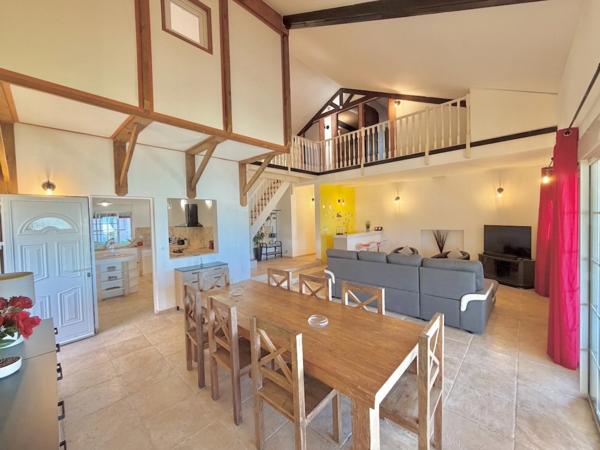 À vendre – Villa T11 d'exception avec piscine, jacuzzi et fort potentiel locatif – Mont-Vert-les-Bas (Saint-Pierre)