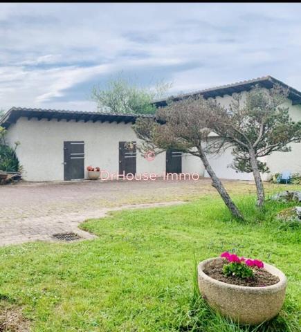 Maison à vendre 14 pièces de 218 m²