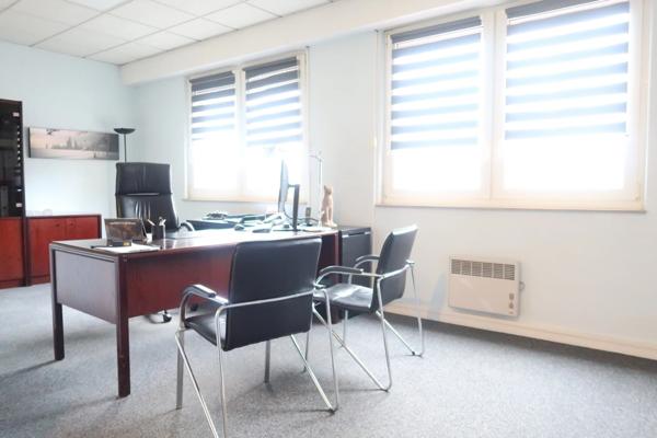 HAGONDANGE (57),PROCHE DE LA GARE ET EN CENTRE VILLE, PLATEAU MEDICAL DE 156 M2 OU POUR AUTRES PROFESSIONS LIBERALES + PARKINGS PRIVATIFS