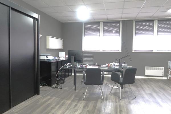 HAGONDANGE (57),PROCHE DE LA GARE ET EN CENTRE VILLE, PLATEAU MEDICAL DE 156 M2 OU POUR AUTRES PROFESSIONS LIBERALES + PARKINGS PRIVATIFS