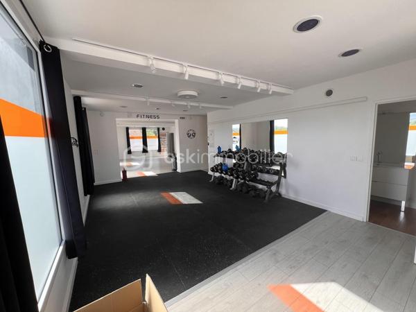 Local d activites de 99,18 m²