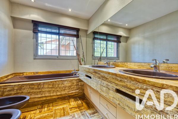 Maison à vendre 6 pièces 160 m² Mérignac