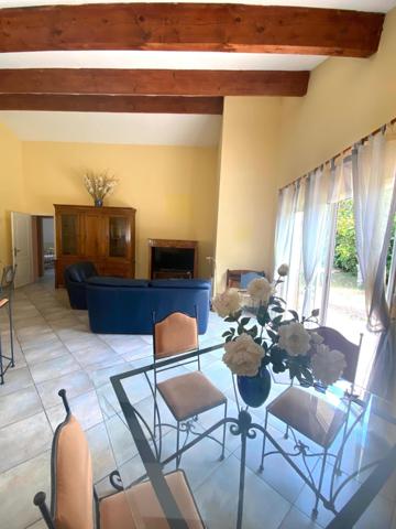 Jolie maison de plain pied dans environnement calme