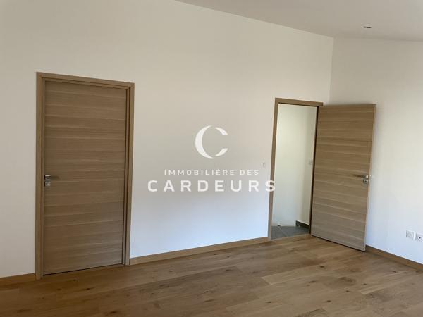 Duplex
                                                                                                                                                                                                                                                                                                                        2 pièce(s)                                                                                                                                                                                                          1 chambre(s)                                                                                                                                                                                                          50  m²