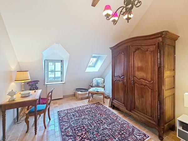 Superbe maison familiale entièrement rénovée comprenant cinq chambres